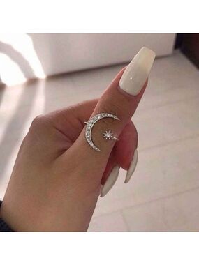 NIB Elegant Silver Crescent Moon and Star Ring